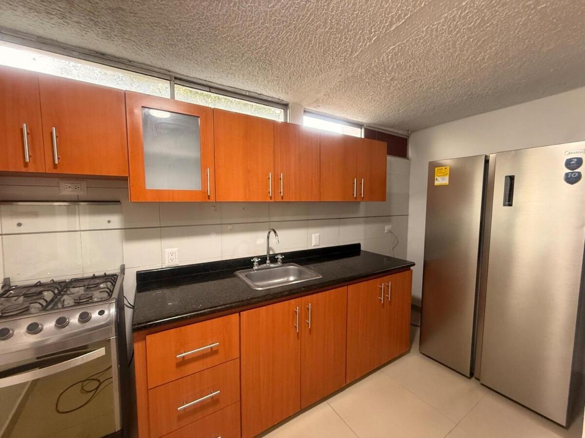 Hermosa Habitacion A Una Cuadra Del Ventura Plaza 3 กูกูตา ภายนอก รูปภาพ