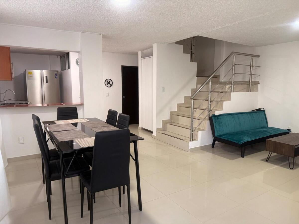 Hermosa Habitacion A Una Cuadra Del Ventura Plaza 3 กูกูตา ภายนอก รูปภาพ